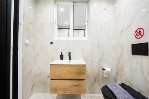 Luxury Penthouse View - Photo 25